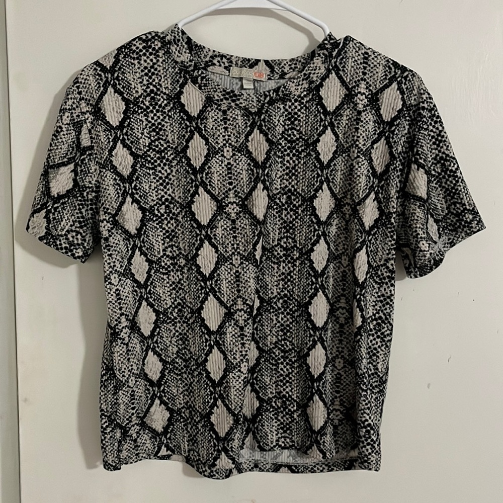 Gianni Bini snake print top